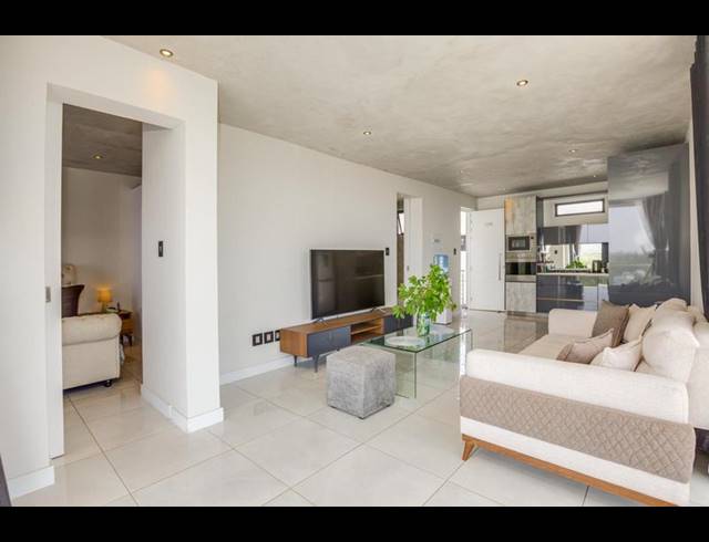 1 BEDROOM APARTMENT FOR SALE IN HOUGHTON ESTATE